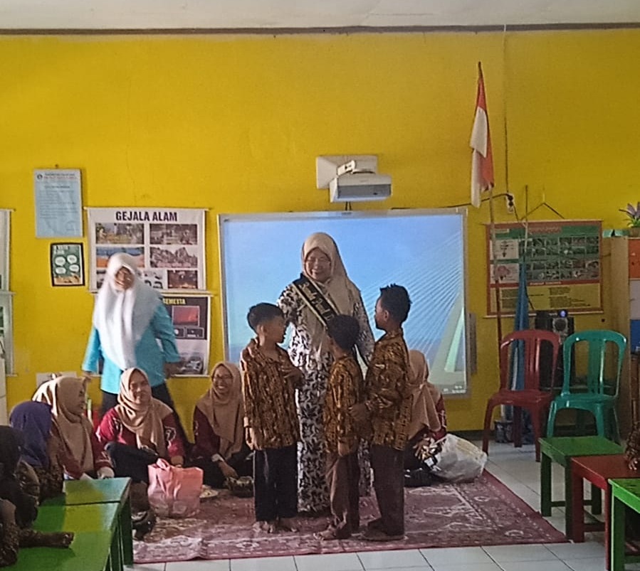 Ketua TP PKK Desa Pasirkamuning Laksanakan Sulingjar di PAUD Nurul Kamilah sebagai Wujud Dukungan terhadap Pendidikan Anak Usia Dini